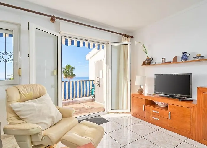 Sea View Capistrano Апартаменты Нерха